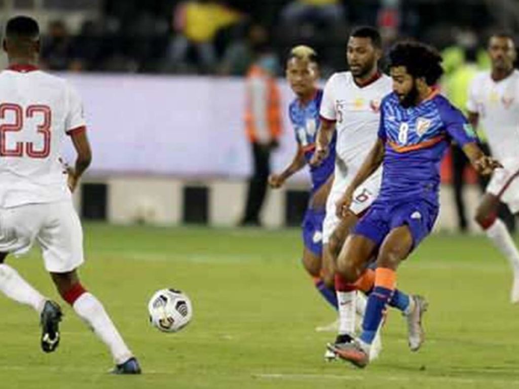ഖത്തറിനോട്-പൊരുതിത്തോറ്റ-മത്സരത്തില്‍-ഇന്ത്യന്‍-ടീമിന്-കൈയടി-നല്‍കി-ആരാധകര്‍