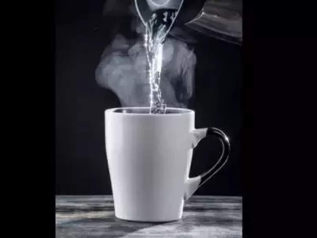 തടി-കുറയ്ക്കാന്‍-ഇടയ്ക്കിടെ-ചൂടു-വെള്ളം