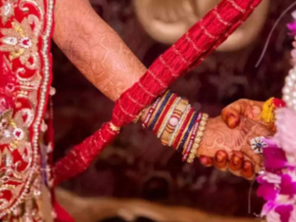 സ്ത്രീധനത്തിന്‍റെ-പേരിൽ-കൂട്ടബലാത്സംഗവും;-നവവധുവിനെ-ഭർത്താവും-സഹോദരന്മാരും-ചേർന്ന്-പീഡിപ്പിച്ചു