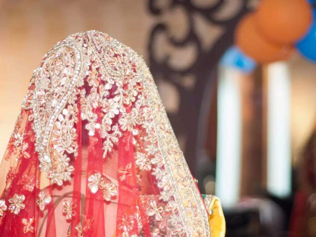വനിത-കോൺസ്റ്റബിളിനെ-പോലീസുകാരനായ-ഭർതൃപിതാവ്-ബലാത്സംഗം-ചെയ്തു;-പിന്നാലെ-ഭർത്താവ്-യുവതിയെ-മുത്തലാഖ്-ചൊല്ലി