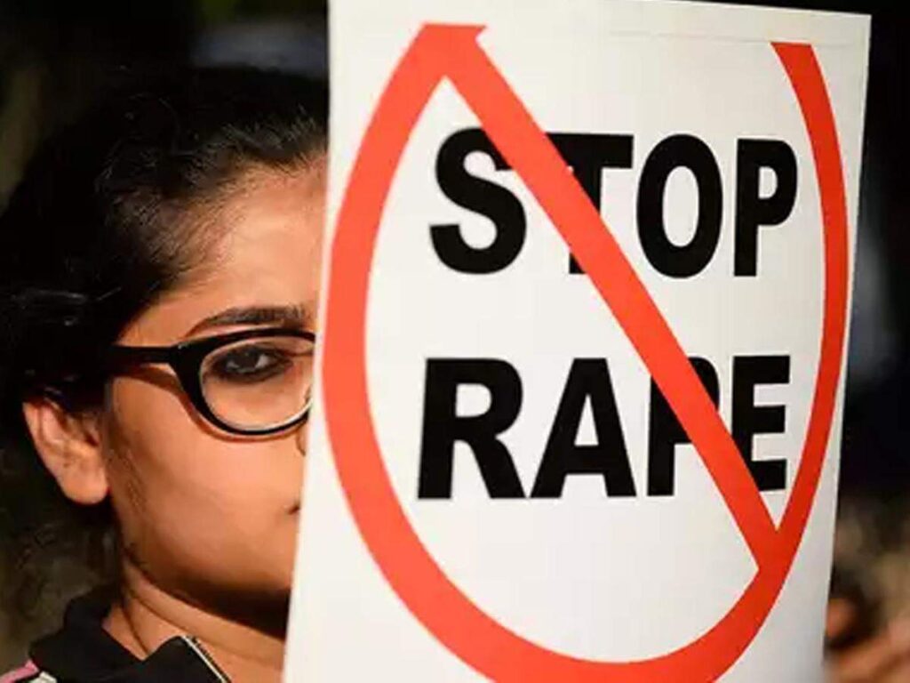 പുറത്തു-പറഞ്ഞാൽ-അച്ഛനെ-കൊല്ലുമെന്ന്-ഭീഷണി;-14കാരിയെ-രണ്ട്-കൊല്ലത്തോളം-പീഡിപ്പിച്ച്-നാലുപേര്‍