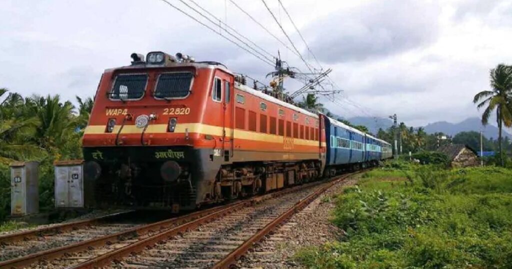 ഓണത്തിരക്കിൽ-ട്രെയിനില്ലെന്ന്-കരുതേണ്ട;-ഈ-റൂട്ടിൽ-ഒരു-സ്പെഷ്യൽ-കൂടി,-റിസർവേഷൻ-ആരംഭിച്ചു
