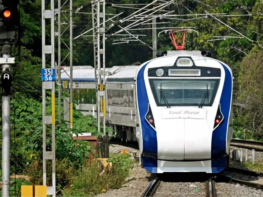 ആവശ്യക്കാരേറെ,-ടിക്കറ്റ്-കിട്ടാനുമില്ല;-എന്നുവരും-എറണാകുളം-–-ബെം​ഗളൂരു-വന്ദേ-ഭാരത്?-പ്രതീക്ഷയോടെ-യാത്രക്കാർ;-സാധ്യതകൾ