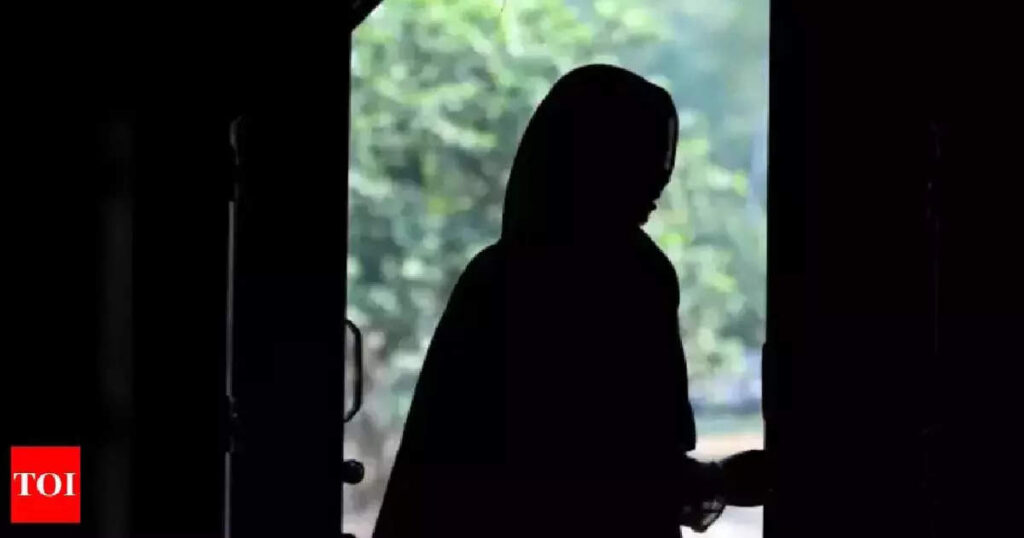 യുവതിയെ-ഭർത്താവും-സുഹൃത്തുക്കളും-കൂട്ടബലാത്സംഗത്തിനിരയാക്കി;-എസ്ഐ-ഉൾപ്പെടെ-ഏഴുപേർ-പ്രതികൾ