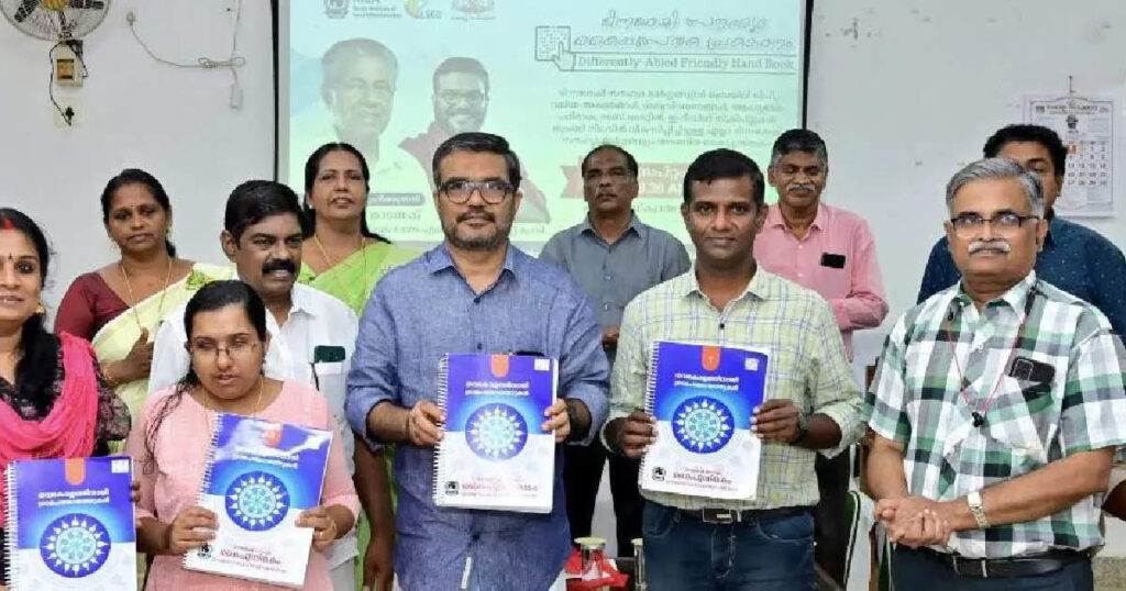 എല്ലാം-കേട്ടറിയാം,-ക്യു-ആർ-കോഡ്-ഉപയോഗിച്ച്-ശബ്ദ-വിവരണങ്ങളും;-ഭിന്നശേഷിക്കാർക്ക്-കൈപ്പുസ്തകവുമായി-സർക്കാർ